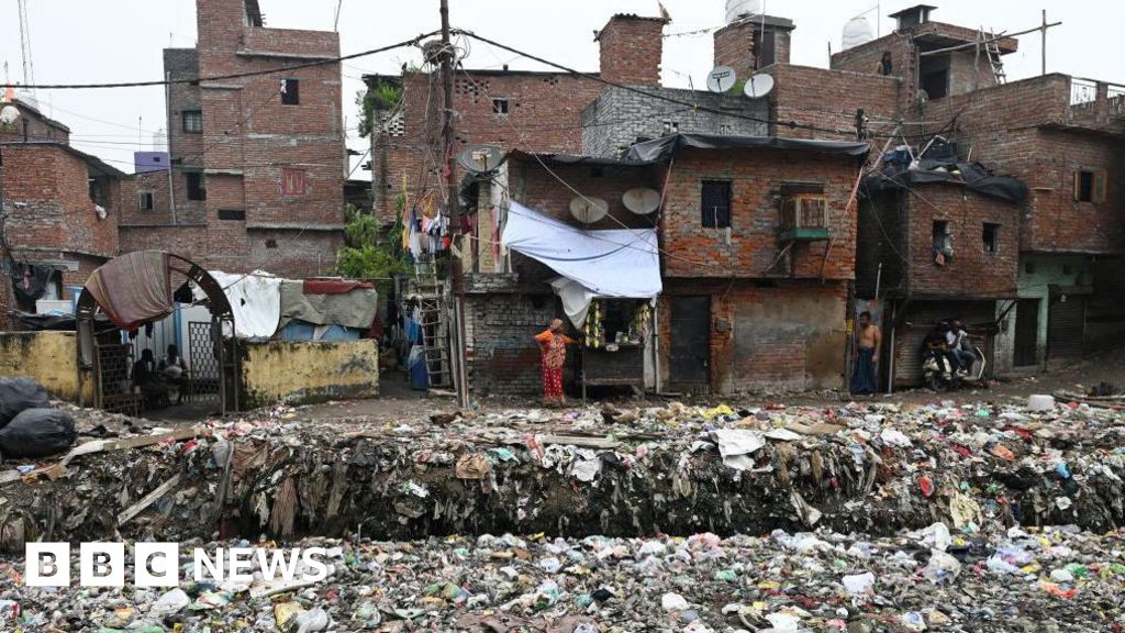 India’s big cities face big challenges of toxic air, broken roads and unpicked rubbish