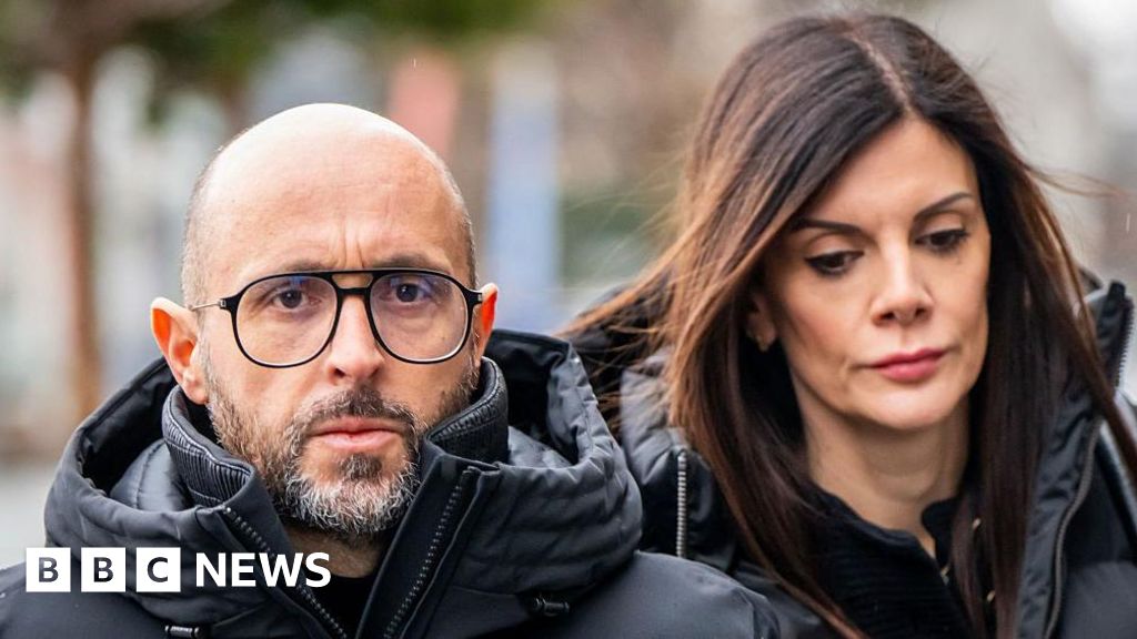 Mother of fire disaster victims speaks to Swiss bar owners at hearing