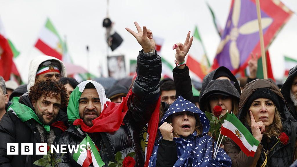Hundreds of thousands join Iran protests around the world