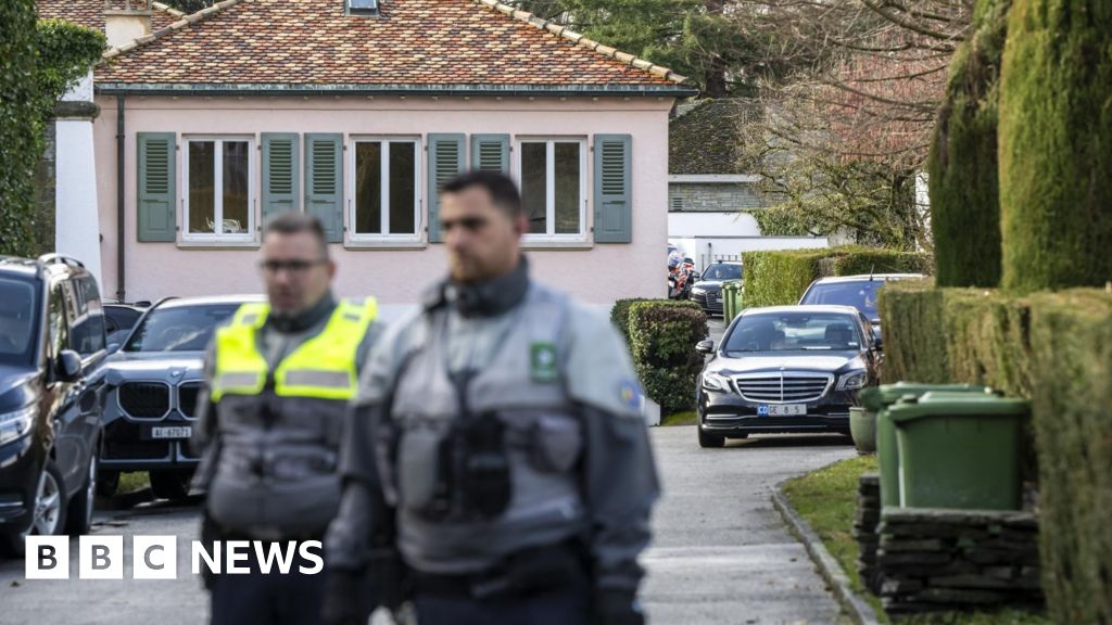 US and Iran to hold further talks as pressure for nuclear deal builds